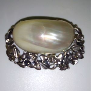 GREAT FALLS METAL WORKS Sterling Silver Pearl Vintage Brooch